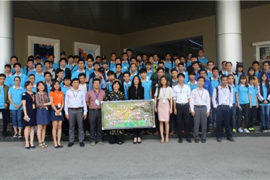 Trường CĐ CNTT Tp.HCM tổ chức tham quan trụ sở công ty FPT Soft cho sinh viên khóa 16