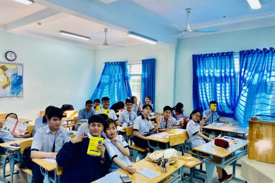 Gặp gỡ học sinh lớp 12 trường THPT Nam Kỳ Khởi Nghĩa (Quận 11) và TTGDTX Quận Bình Tân