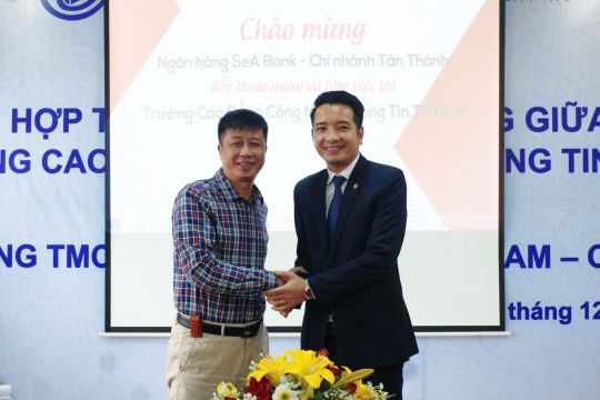 Ngân hàng SeA Bank - Chi nhánh Tân Thành đến tham quan và làm việc tại Trường CĐ CNTT TP.HCM
